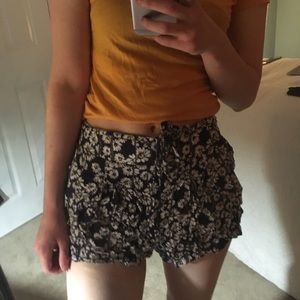 Front tie stretchy lightweight floral shorts